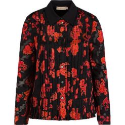 Koszula Tory Burch Floral Print Pleated Shirt 61184. Czarne bluzki damskie Tory Burch, bez wzorów, z poliesteru, bez kołnierzyka, bez rękawów. W wyprzedaży za 1029,00 zł.