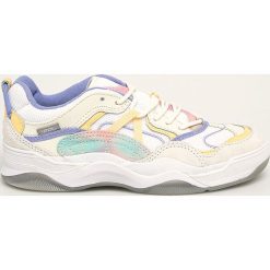 Vans - Buty. Białe buty sportowe damskie Vans, bez wzorów, ze skóry, sportowe. W wyprzedaży za 399,90 zł.