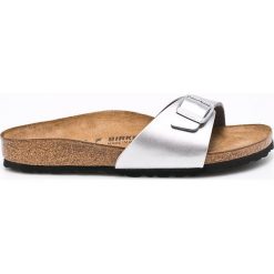 Birkenstock - Klapki Madrid. Szare klapki damskie Birkenstock, bez wzorów, ze skóry, bez obcasa. W wyprzedaży za 199,90 zł.
