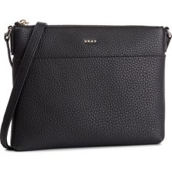 Torebka DKNY - Bedford-Card Case R84EA938 Blk/Gold BGD. Czarne listonoszki damskie DKNY, bez wzorów, ze skóry, klasyczne, bez dodatków. W wyprzedaży za 479,00 zł.