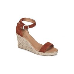 Sandały Betty London INDALI. Brązowe sandały damskie marki Betty London. Za 299,00 zł.