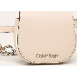 Calvin Klein - Nerka. Nerki damskie Calvin Klein, w paski, ze skóry ekologicznej, małe, bez dodatków. Za 399,90 zł.