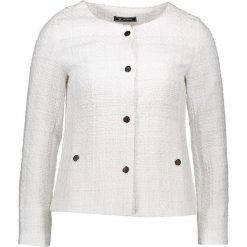 Blezer w kolorze białym. Białe bolerka i narzutki damskie marki Cashmere & Jackets, s, bez wzorów, bez rękawów. W wyprzedaży za 194,95 zł.