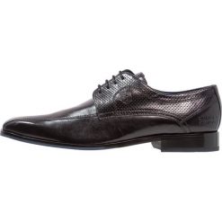 Melvin & Hamilton RICO Eleganckie buty black. Czarne buty wizytowe męskie marki Melvin & Hamilton, ze skóry, na sznurówki. W wyprzedaży za 377,30 zł.