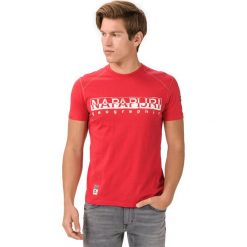 Napapijri Sishop Koszulka Czerwony. Czerwone podkoszulki męskie Napapijri, l, z nadrukiem, z bawełny, bez kołnierzyka, z krótkim rękawem, krótkie. Za 321,95 zł.