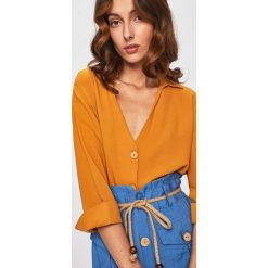 Answear - Bluzka. Bluzki damskie ANSWEAR, s, bez wzorów, z wiskozy, bez kołnierzyka, bez rękawów. W wyprzedaży za 49,90 zł.