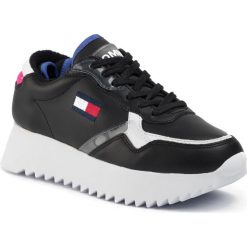 Sneakersy TOMMY JEANS - High Caleated Tomy Jeans Sneaker EN0EN00720 Black/Pink Go/White BLK. Czarne półbuty damskie Tommy Jeans, z jeansu. Za 449,00 zł.