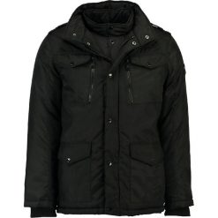 Parka "Divergence" w kolorze czarnym. Czarne parki męskie Geographical Norway Men, s, z aplikacjami, bez kaptura. W wyprzedaży za 359,95 zł.