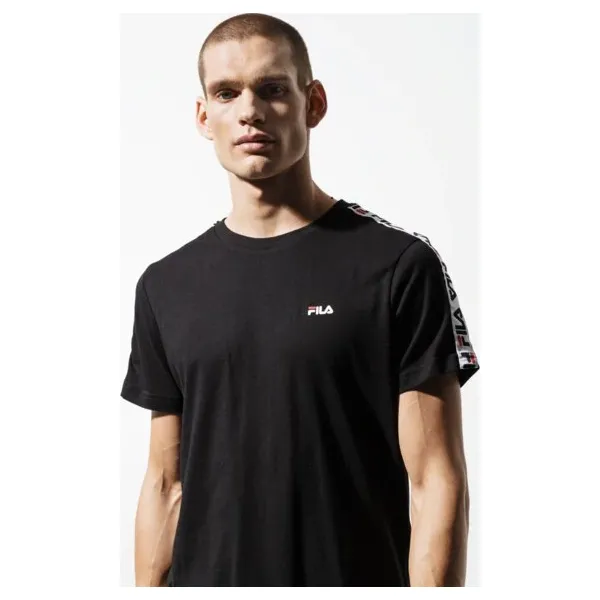 Fila Koszulka Ss Vainamo Tee , czarny, rozmiar L. Czarne koszulki męskie Fila, m, w paski, z bawełny, bez kołnierzyka, bez rękawów. W wyprzedaży za 129,99 zł.