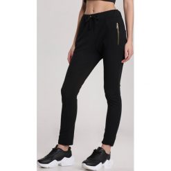 Czarne Spodnie Aglaxera. Czarne spodnie damskie Renee, s, z dresówki. Za 79,99 zł.