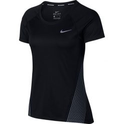 Koszulka do biegania damska NIKE DRY MILER TOP SHORT SLEEVE FLASH / 923309-010 - NIKE DRY MILER TOP SHORT SLEEVE FLASH. Czarne bluzki damskie Nike, bez wzorów, ze skóry, bez kołnierzyka. Za 99,00 zł.