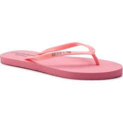 Japonki CALVIN KLEIN - Ff Sandal KW0KW00397 652. Różowe klapki damskie Calvin Klein, bez wzorów, z tworzywa sztucznego, bez obcasa. Za 129,00 zł.