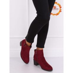 Botki damskie na obcasie bordowe 8B982 WINE. Czerwone botki damskie obuwie damskie, z zamszu, klasyczne, bez obcasa, na obcasie, bez zapięcia. Za 113,61 zł.