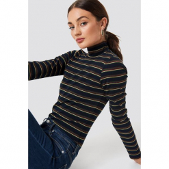NA-KD Koszulka polo w paski - Blue,Navy. Niebieskie paski damskie marki NA-KD, w paski, z materiału. Za 121,95 zł.