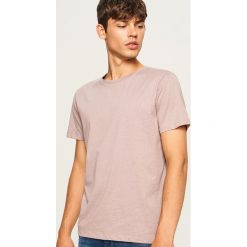 T-shirt z mikroprintem - Różowy. Czerwone t-shirty męskie marki Reserved, l. Za 29,99 zł.