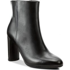 Botki GINO ROSSI - DBH597-Z11-E100-9900-0 99. Czarne botki damskie skórzane marki Gino Rossi. W wyprzedaży za 289,00 zł.