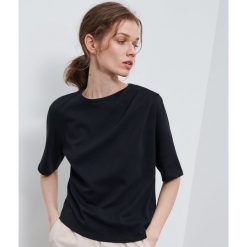 Gładki T-shirt oversize - Czarny. Czarne t-shirty damskie Reserved, s, bez wzorów, bez kołnierzyka. W wyprzedaży za 39,99 zł.