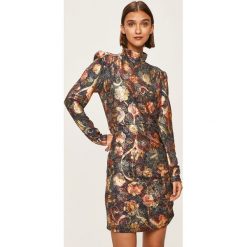 Marciano Guess - Sukienka. Sukienki damskie MARCIANO GUESS, na co dzień, xl, z aplikacjami, z elastanu, casualowe, z golfem, z długim rękawem, długie, mini, proste. Za 819,90 zł.