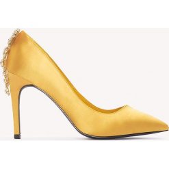 Szpilki: NA-KD Shoes Satynowe szpilki ze zdobionymi obcasami – Gold