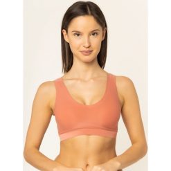 Biustonosz top Chantelle Soft Stretch C16A10. Brązowe biustonosze Chantelle, bez wzorów. W wyprzedaży za 179,00 zł.