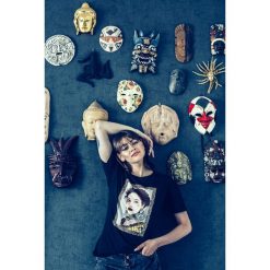 Czarny bawełniany tshirt oversize z aplikacją DARLING. Czarne t-shirty damskie Endoftheday, s, z nadrukiem, z elastanu, klasyczne, z klasycznym kołnierzykiem. Za 89,00 zł.