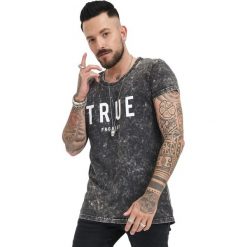 T-shirt w kolorze szaro-białym. Szare t-shirty męskie True Prodigy, m, z nadrukiem, z bawełny, z okrągłym kołnierzem. W wyprzedaży za 59,95 zł.