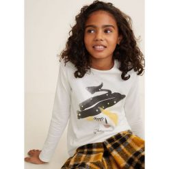 Mango Kids - Bluzka dziecięca Tresbon 110-164 cm. Białe bluzki dziewczęce marki Mango Kids, z nadrukiem, z bawełny, z okrągłym kołnierzem, bez rękawów, bez kaptura. W wyprzedaży za 35,90 zł.