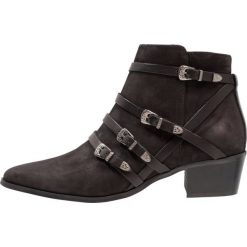 Botki damskie lity: Pieces PSPEDRA LEATHER BOOT Botki kowbojki i motocyklowe black