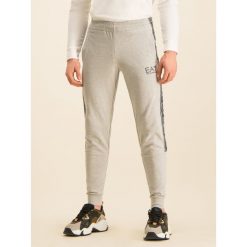 Spodnie dresowe EA7 Emporio Armani 3HPP61 PJ05Z 3904. Szare jeansy męskie EA7 Emporio Armani, xl, bez wzorów. W wyprzedaży za 399,00 zł.