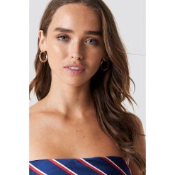 NA-KD Accessories Kolczyki koła z teksturą 2-pak - Gold. Różowe kolczyki damskie NA-KD Accessories. W wyprzedaży za 51,07 zł.