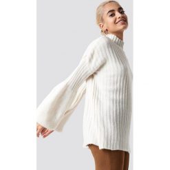 Trendyol Sweter z bufiastym rękawem - Offwhite. Szare swetry klasyczne damskie marki Vila, l, z bawełny, z okrągłym kołnierzem. Za 100,95 zł.