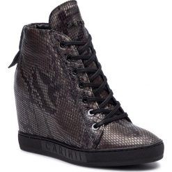 Sneakersy CARINII - B4078 N68-000-000-B88. Szare półbuty damskie Carinii, na co dzień, bez wzorów, ze skóry, bez obcasa, na obcasie, bez zapięcia. W wyprzedaży za 379,00 zł.