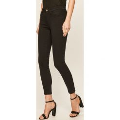 Answear - Jeansy. Czarne jeansy damskie ANSWEAR, s. W wyprzedaży za 89,90 zł.