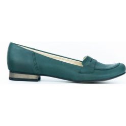 Balerinki lordsy na niskim obcasie - skóra naturalna - model 025 - kolor zielony. Zielone baleriny damskie Zapato, bez wzorów, z jeansu, eleganckie, na niskim obcasie, na obcasie. W wyprzedaży za 179,40 zł.