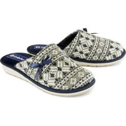 INBLU LB-83 granatowy, kapcie damskie. Niebieskie kapcie damskie Inblu, z tkaniny. Za 56,90 zł.