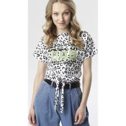 Biało-Czarny T-shirt Salalopei. Białe bluzki damskie Born2be, s, bez wzorów, bez kołnierzyka, bez rękawów. W wyprzedaży za 49,99 zł.