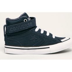 Converse - Trampki dziecięce. Niebieskie trampki chłopięce Converse, bez wzorów, ze skóry, z okrągłym noskiem, bez zapięcia. W wyprzedaży za 139,90 zł.