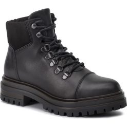 Trapery BULLBOXER - 391M50413 ABLCKTD70 Black. Czarne trapery damskie Bullboxer, ze skóry, bez obcasa, bez zapięcia. W wyprzedaży za 299,00 zł.