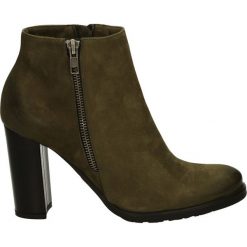 Botki - 7106L 841 OLI. Brązowe botki damskie na zamek Venezia, z nubiku. Za 319,00 zł.