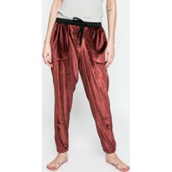Dkny - Spodnie piżamowe. Szare piżamy damskie DKNY, l, z elastanu. W wyprzedaży za 199,90 zł.