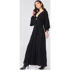 NA-KD Boho Sukienka-płaszcz - Black. Czarne płaszcze damskie marki NA-KD Boho, bez wzorów, boho. W wyprzedaży za 80,97 zł.