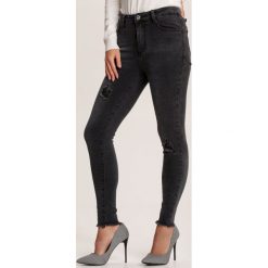 Czarne Jeansy Skinny Tinneth. Czarne jeansy damskie Renee. Za 99,99 zł.
