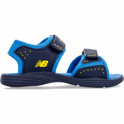 New Balance K2004NBL. Sandały chłopięce New Balance, z materiału. W wyprzedaży za 89,99 zł.