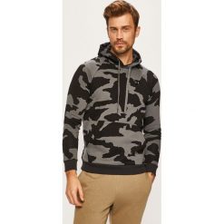 Under Armour - Bluza. Zielone bluzy męskie Under Armour, s, bez wzorów, z bawełny, z kapturem, bez rękawów, z kapturem. Za 239,90 zł.