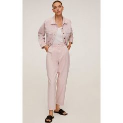 Mango - Jeansy Regina. Różowe jeansy damskie Mango, z podwyższonym stanem. Za 139,90 zł.