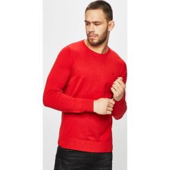 Tom Tailor Denim - Sweter. Czerwone swetry męskie TOM TAILOR DENIM, s, bez wzorów, z bawełny, z okrągłym kołnierzem, bez kaptura. W wyprzedaży za 79,90 zł.