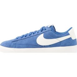 Nike Sportswear BLAZER Sneakersy niskie mountain blue/sail. Niebieskie trampki i tenisówki damskie Nike Sportswear, bez wzorów, ze skóry, bez zapięcia. Za 379,00 zł.
