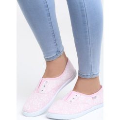 Różowe Tenisówki How We Do. Różowe trampki i tenisówki damskie Born2be, w kwiaty. Za 29,99 zł.