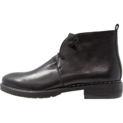 Donna Carolina Oksfordki pompei nero. Czarne jazzówki damskie marki Donna Carolina, na sznurówki. Za 789,00 zł.