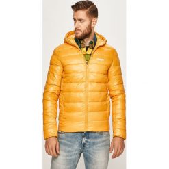 Wrangler - Kurtka. Żółte płaszcze męskie Wrangler, s, bez wzorów, z poliesteru, krótkie, z kapturem. Za 439,90 zł.